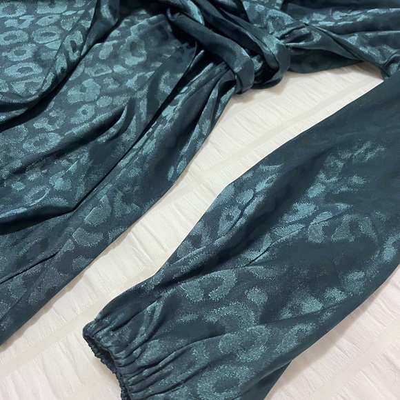 SHEIN metallic green leopard print dress - Picture 3 of 3